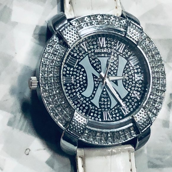 NY Yankees Women\'s Crystal Finesse Women\'s Watch main image 8